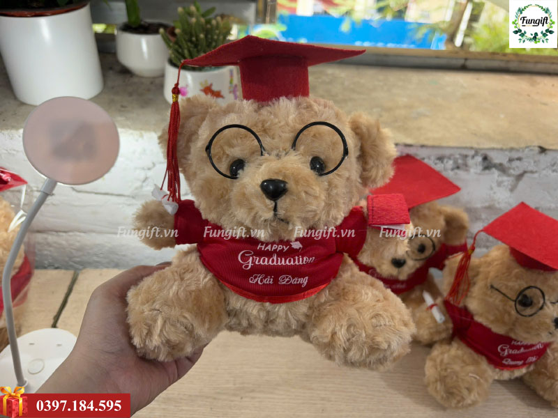 Gấu bông cử nhân tốt nghiệp in tên