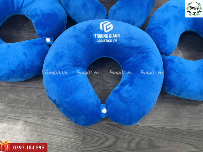 Gối chữ U giá rẻ in logo tại xưởng