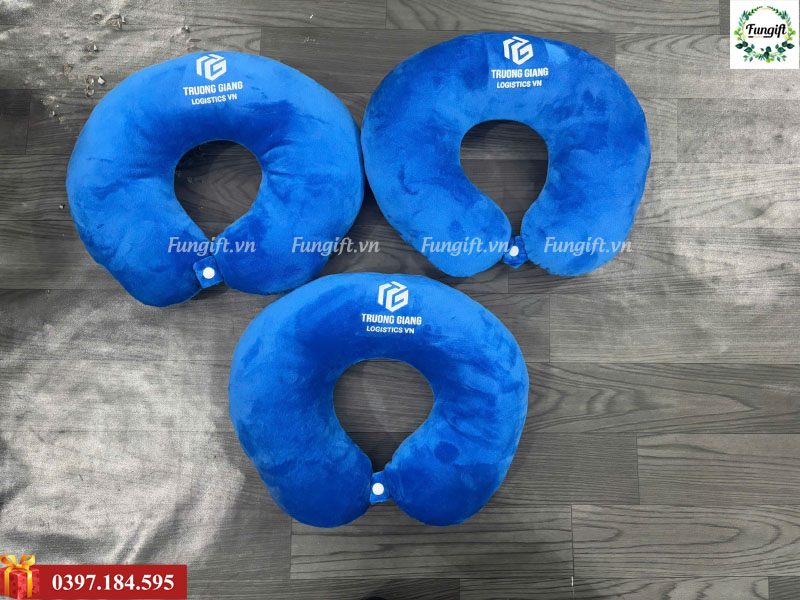 Gối cổ chữ U in logo