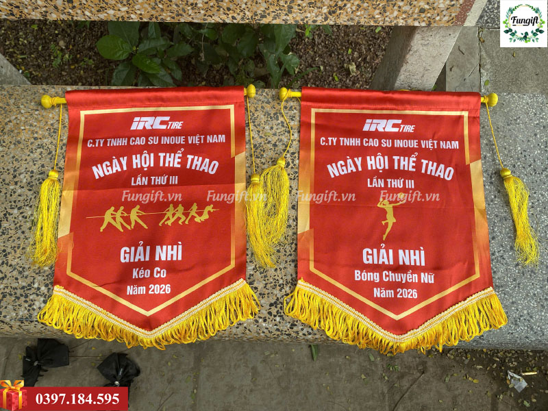 In cờ lưu niệm theo yêu cầu