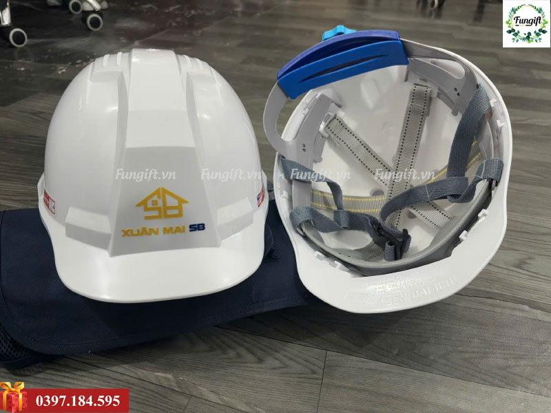 In logo lên mũ bảo hộ theo yêu cầu