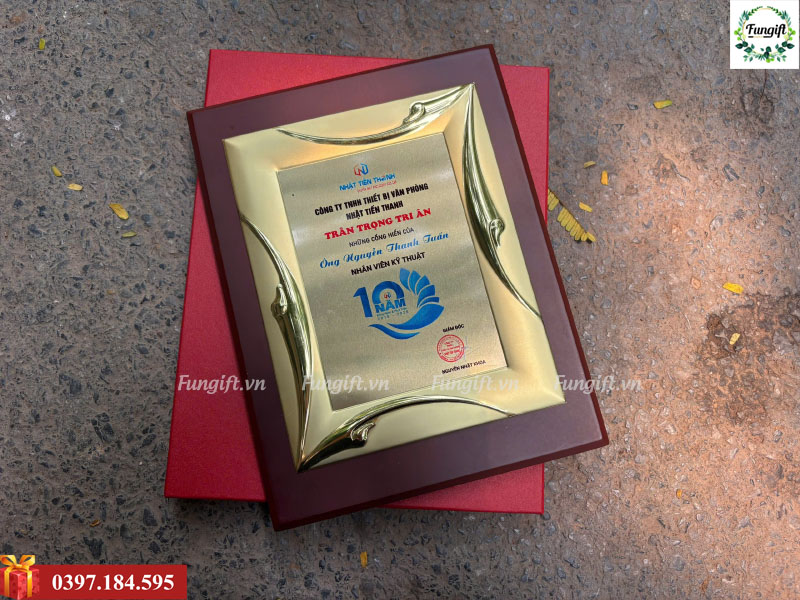 Kỷ niệm chương gỗ đồng