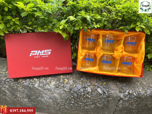 Ly thuỷ tinh in logo