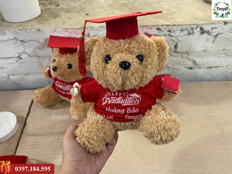 Gấu cử nhân in tên tặng học sinh