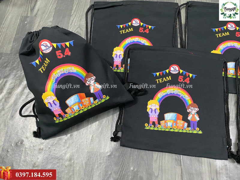 Quà tặng balo rút in theo yêu cầu