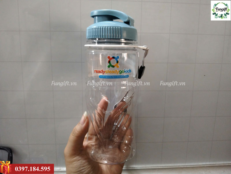 Bình nước nhựa in theo yêu cầu