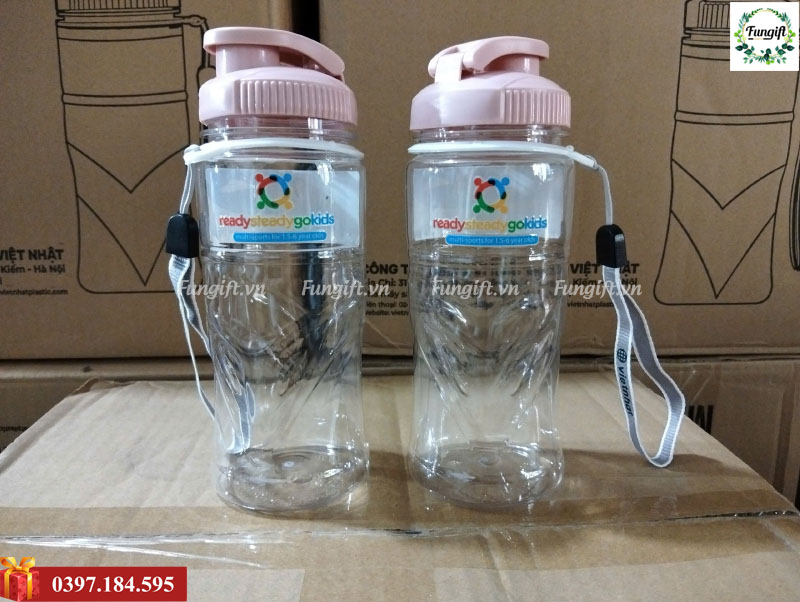In bình nước nhựa theo yêu cầu