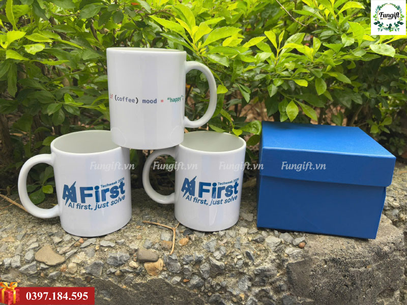 Ly sứ kèm hộp đựng in logo làm quà tặng