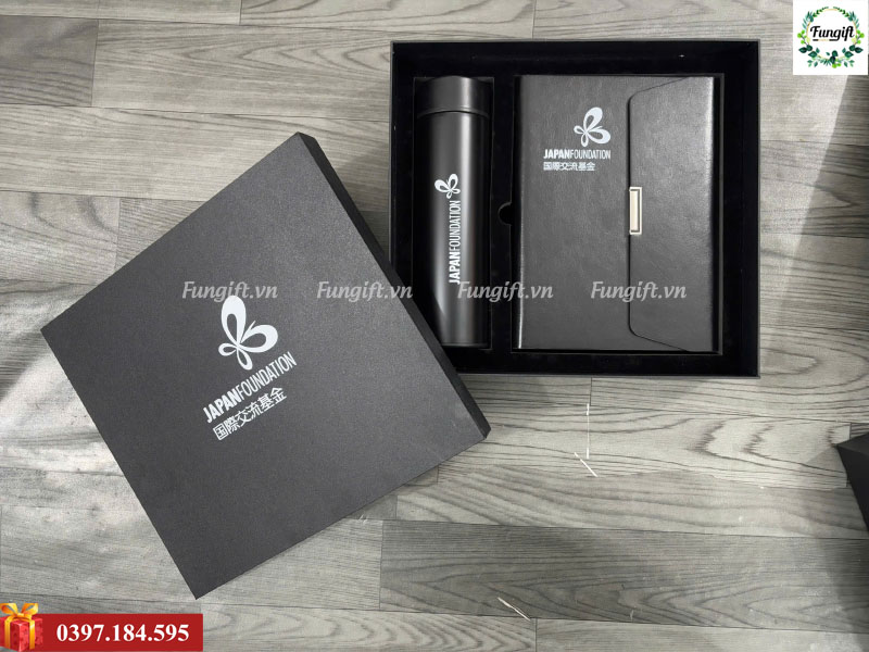 Quà tặng doanh nghiệp theo yêu cầu