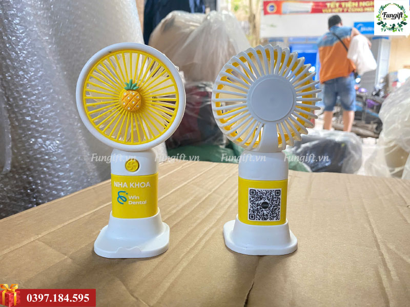 Quạt điện mini in logo làm quà tặng quảng bá thương hiệu