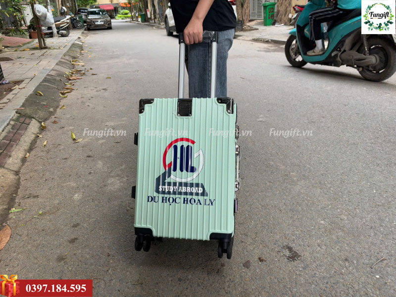 Vali du lịch in logo theo yêu cầu