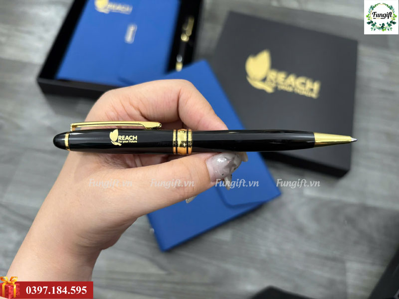 Bút ký khắc tên theo yêu cầu