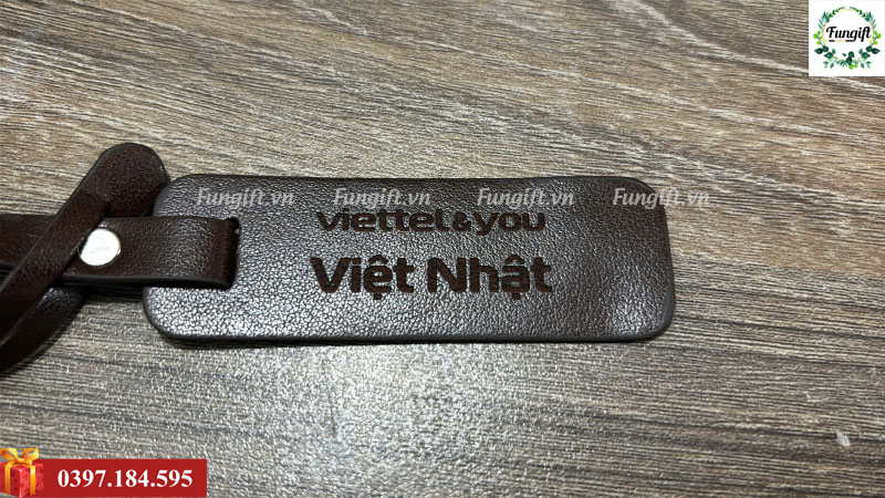 Đặt hàng khắc tag da số lượng lớn