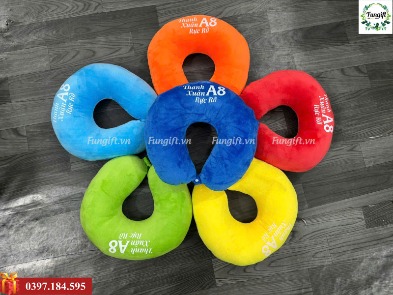 Gối kê cổ chữ U mix màu in logo