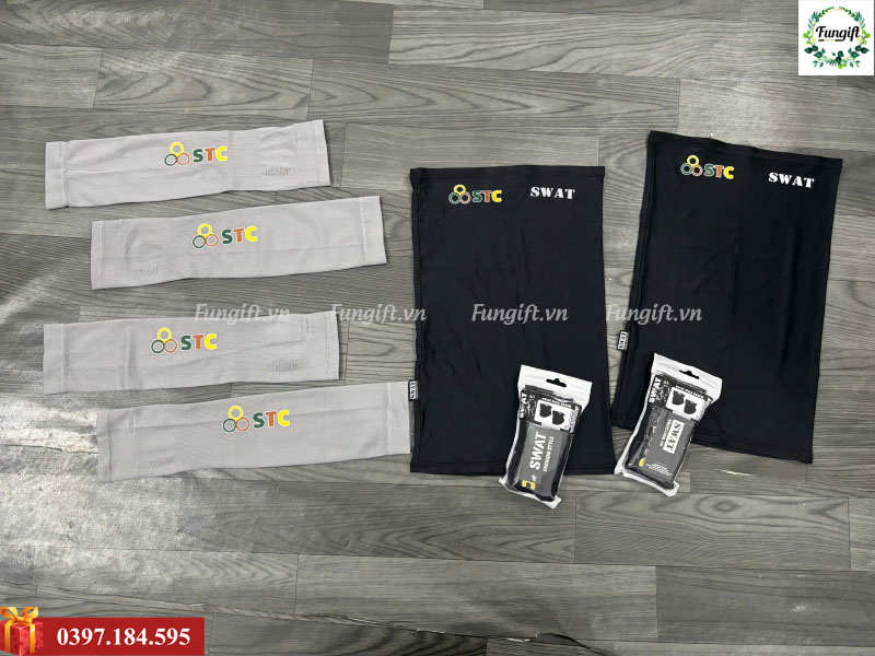 Khăn ống và găng tay đi nắng in logo