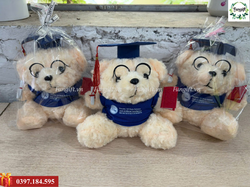Quà tặng tốt nghiệp gấu bông in logo