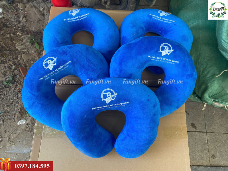 Sản xuất gối chữ U bông in tại xưởng