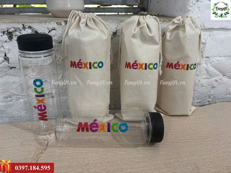 Set bình nước kèm túi vải in logo