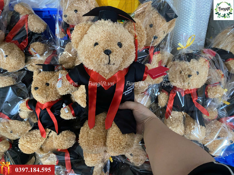 Gấu bông tốt nghiệp in logo trường
