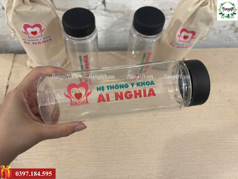 In bình nước nhựa quà tặng