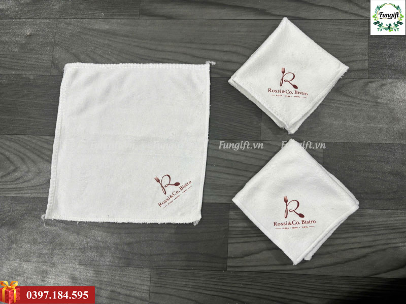 Khăn lau tay in logo theo yêu cầu