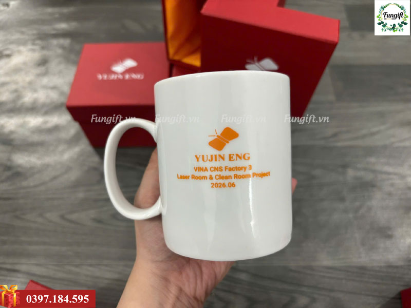 Ly sứ trắng Bát Tràng dáng quai C