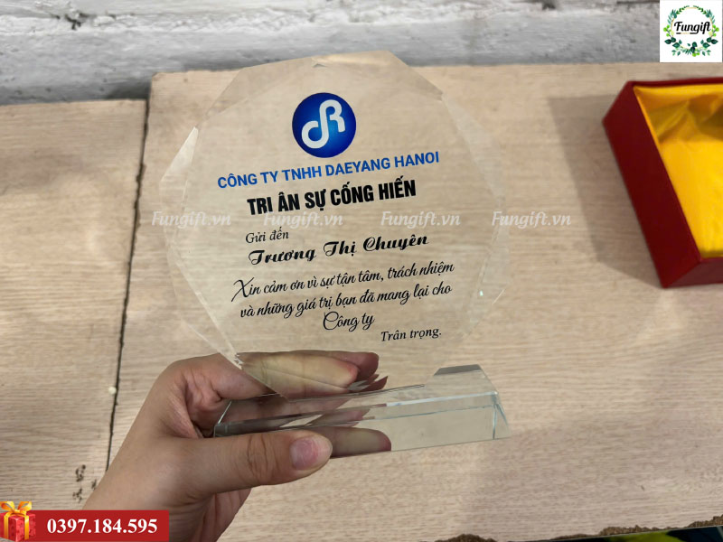 Quà tặng kỷ niệm chương tròn