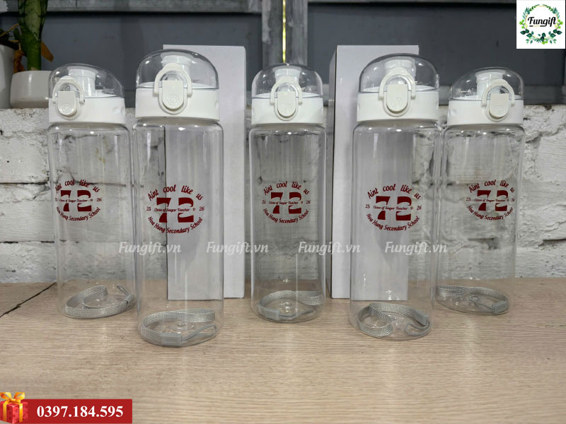 Quà tặng tốt nghiệp bình nước in logo