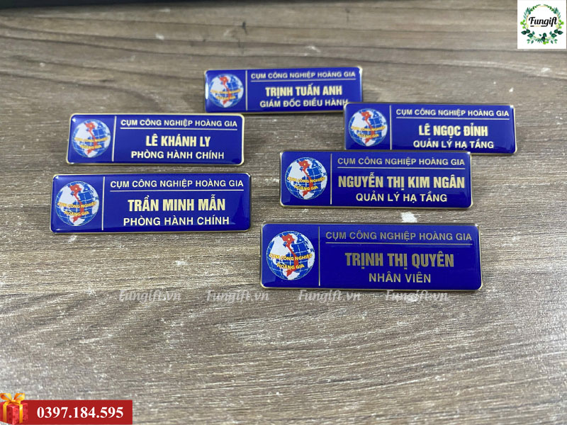 Thẻ đeo bảng tên nhân viên