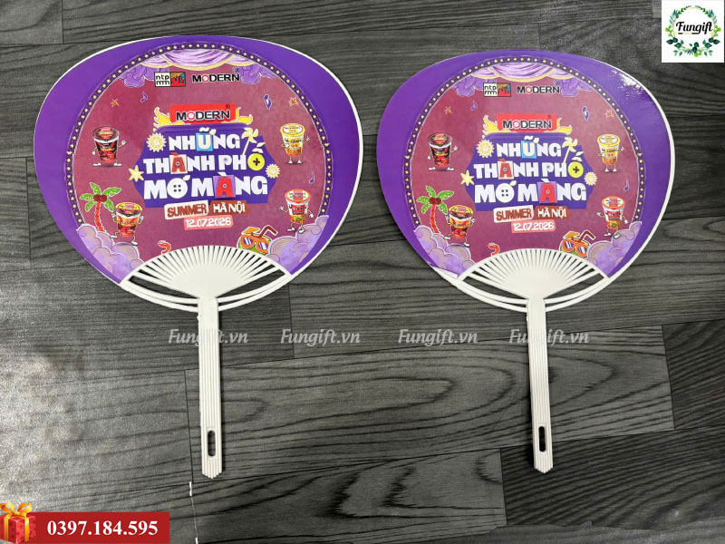 Đặt hàng 1000 quạt cầm tay in logo