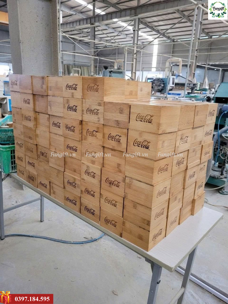Dịch vụ khắc logo lên hộp giấy gỗ