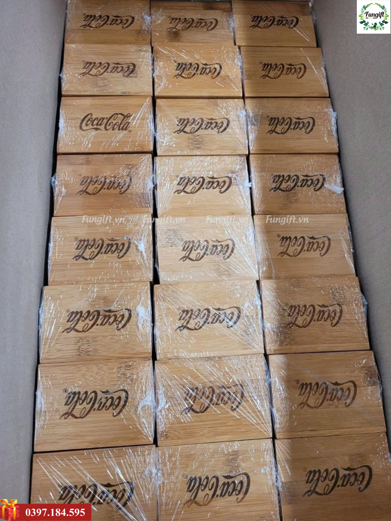 Khắc hộp giấy ăn gỗ theo yêu cầu