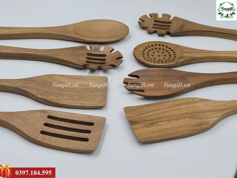Mẫu dụng cụ gỗ keo decor bếp