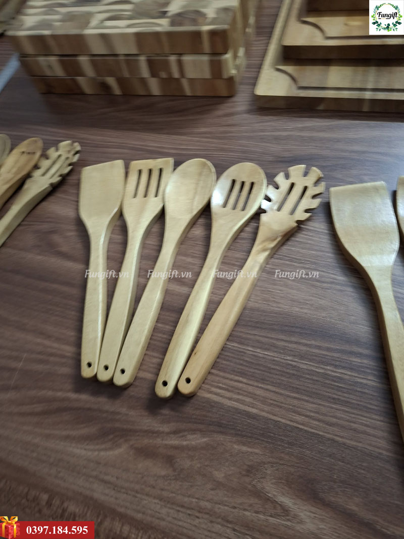 Set dụng cụ nấu ăn bằng gỗ keo