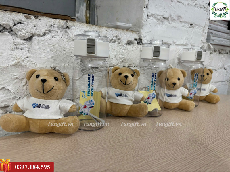 Set quà bình nhựa gấu móc khóa in logo