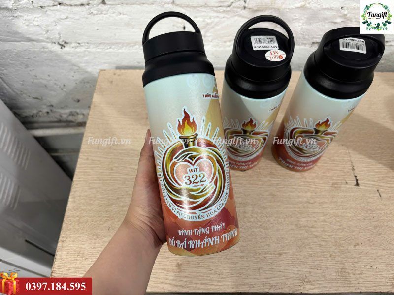 Bình giữ nhiệt in logo làm quà tặng theo yêu cầu