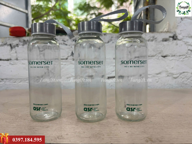 Bình thuỷ tinh 300ml có dây xách in logo làm quà tặng