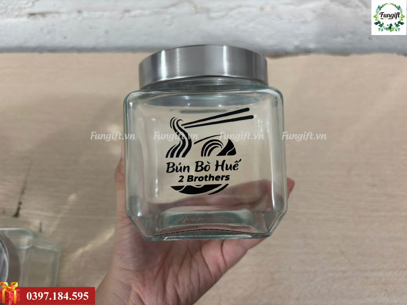 Dịch vụ in logo lên thuỷ tinh theo yêu cầu