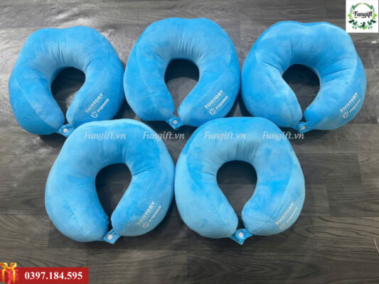Gối cổ chữ U làm quà tặng khách hàng