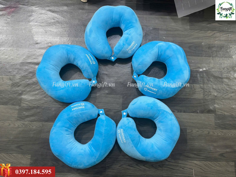 Gối kê cổ chữ U in logo làm quà tặng