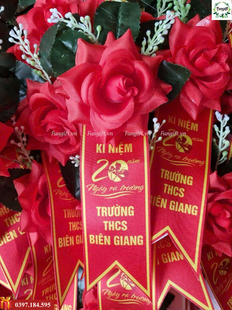 Hoa cài áo hội chợ triển lãm