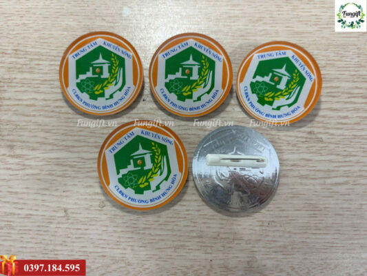 In huy hiệu theo yêu cầu Hà Nội