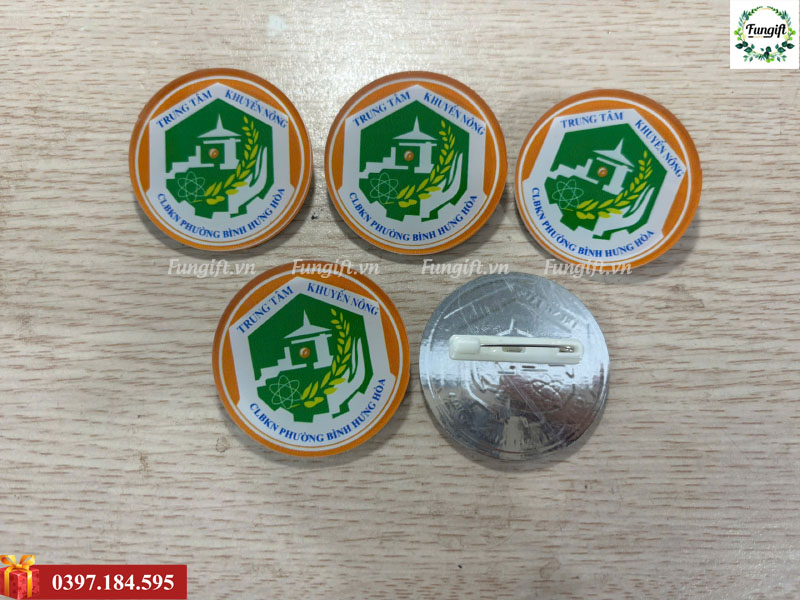 In huy hiệu theo yêu cầu Hà Nội