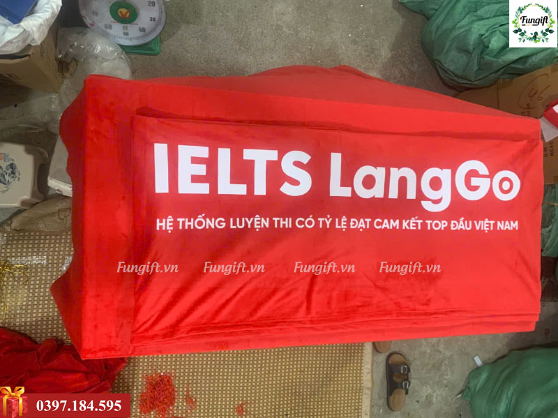 In logo khăn trải bàn theo yêu cầu