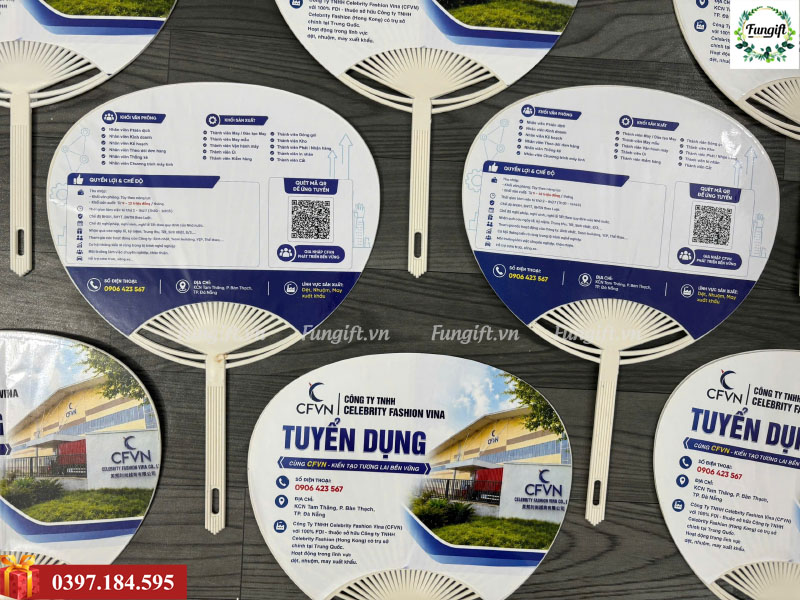 Quạt nhựa cầm tay in ấn logo theo yêu cầu làm quà tặng sự kiện