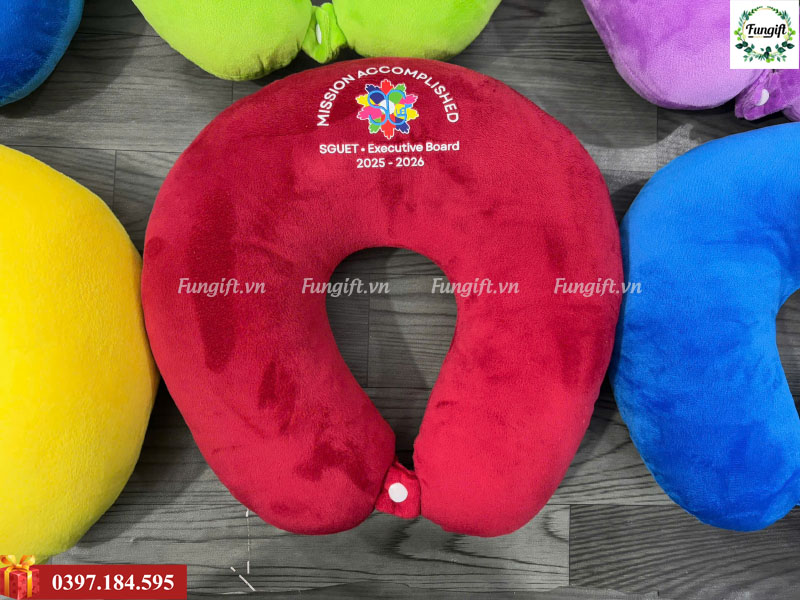 Xưởng may gối cổ, gối chữ U in logo theo yêu cầu