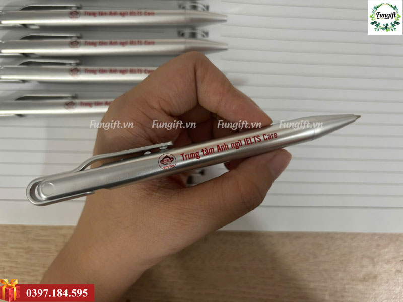 Xưởng sản xuất bút bi in logo quảng cáo theo yêu cầu