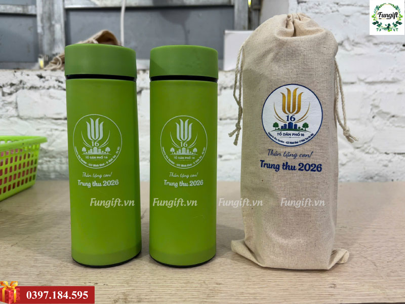 Bình nước kèm túi in logo làm quà tặng