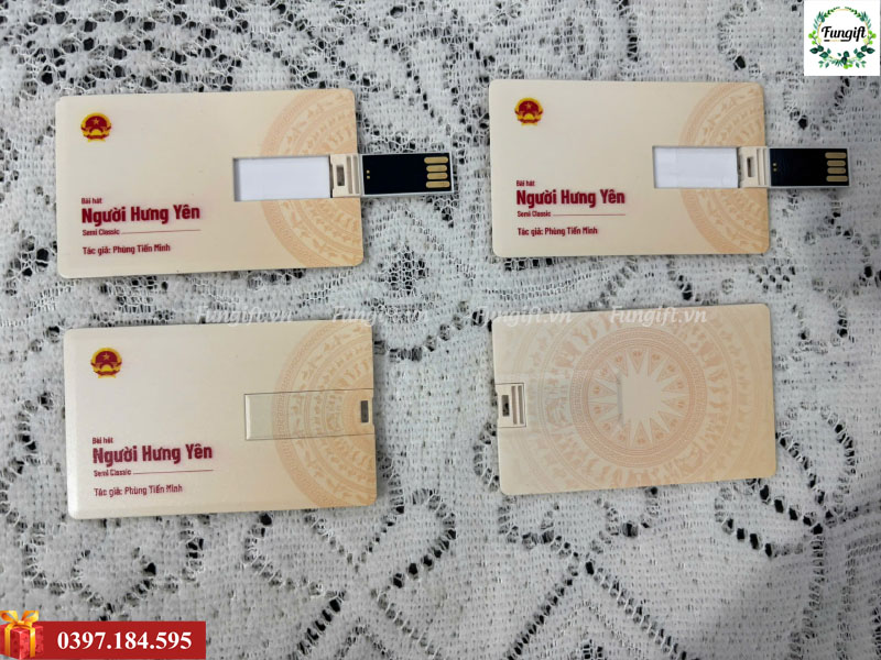 Đặt in USB dạng thẻ nhựa số lượng lớn