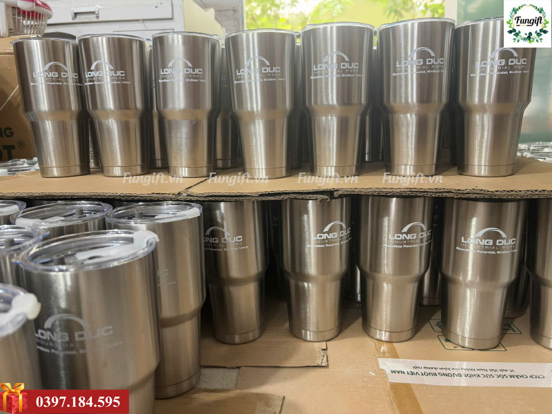 Dịch vụ khắc gia công bình nước inox